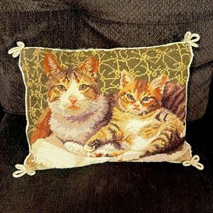 Vintage Wool Needlepoint Petit
Point Petitpoint Pillow * Tabby Cats *